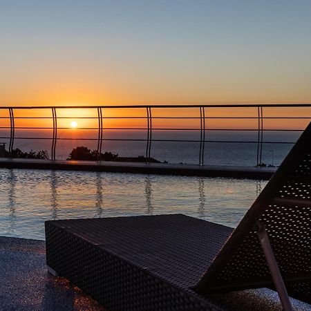 Oceane Guest House - Adults Only Nazare Bagian luar foto