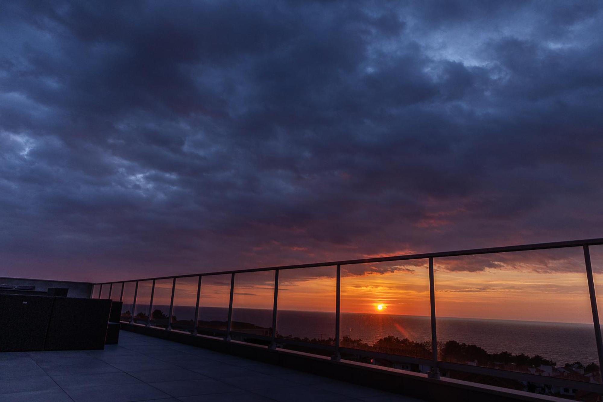 Oceane Guest House - Adults Only Nazare Bagian luar foto