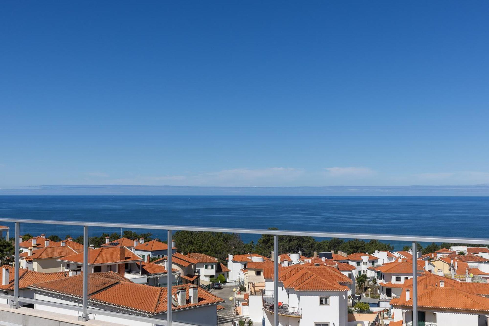 Oceane Guest House - Adults Only Nazare Bagian luar foto